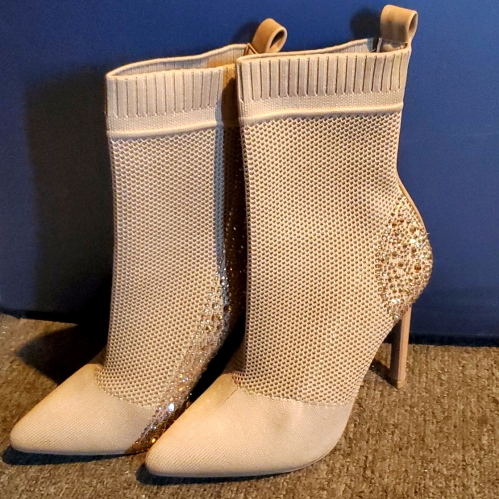 Steve Madden sock booties size 5.5